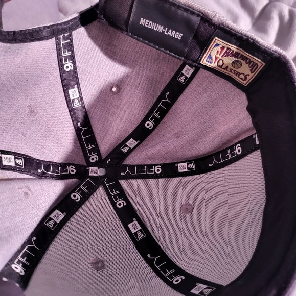 CHICAGO BULLS LEATHER STRAP AND BRIM HAT BRAND NEW - Picture 4 of 7